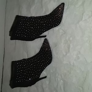 Women's shoes